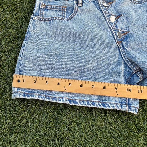Forever 21 Womens Size 24x4 High Waisted Button Fly Denim Shorts Blue Acid Wash - Picture 5 of 6